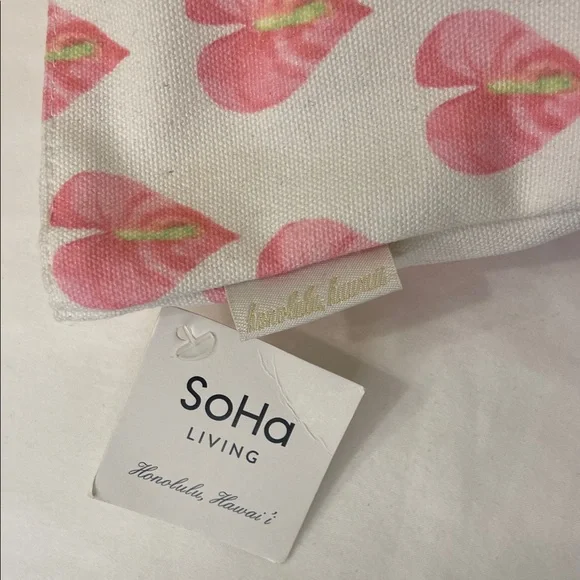 SoHa Living Tropical Pink Heart Patterned Cosmetic Bag NWT - Picture 3 of 4